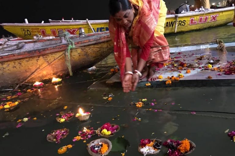 78423675_10162577125450463_188835319569711104_n Ganga Arti - offering ritual in India