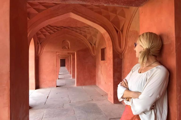 78589597_10162522949995463_3301474127017148416_n Red buildings at the Taj Mahal